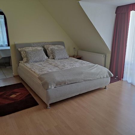 Zsanett Appartement Hévíz Pokoj fotografie